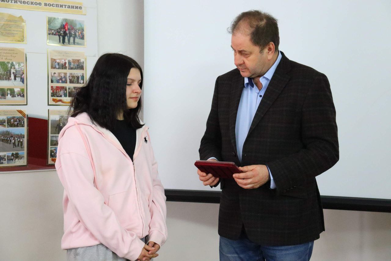 Вручение Ордена Мужества в Озинском музее.