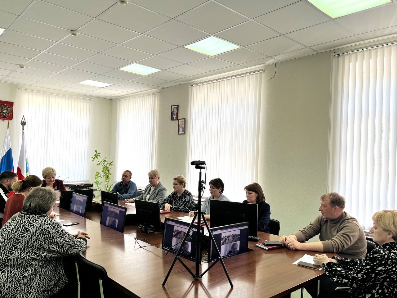В администрации района состоялось заседание рабочей группы Озинского района межведомственной комиссии Саратовской области по противодействию нелегальной занятости.
